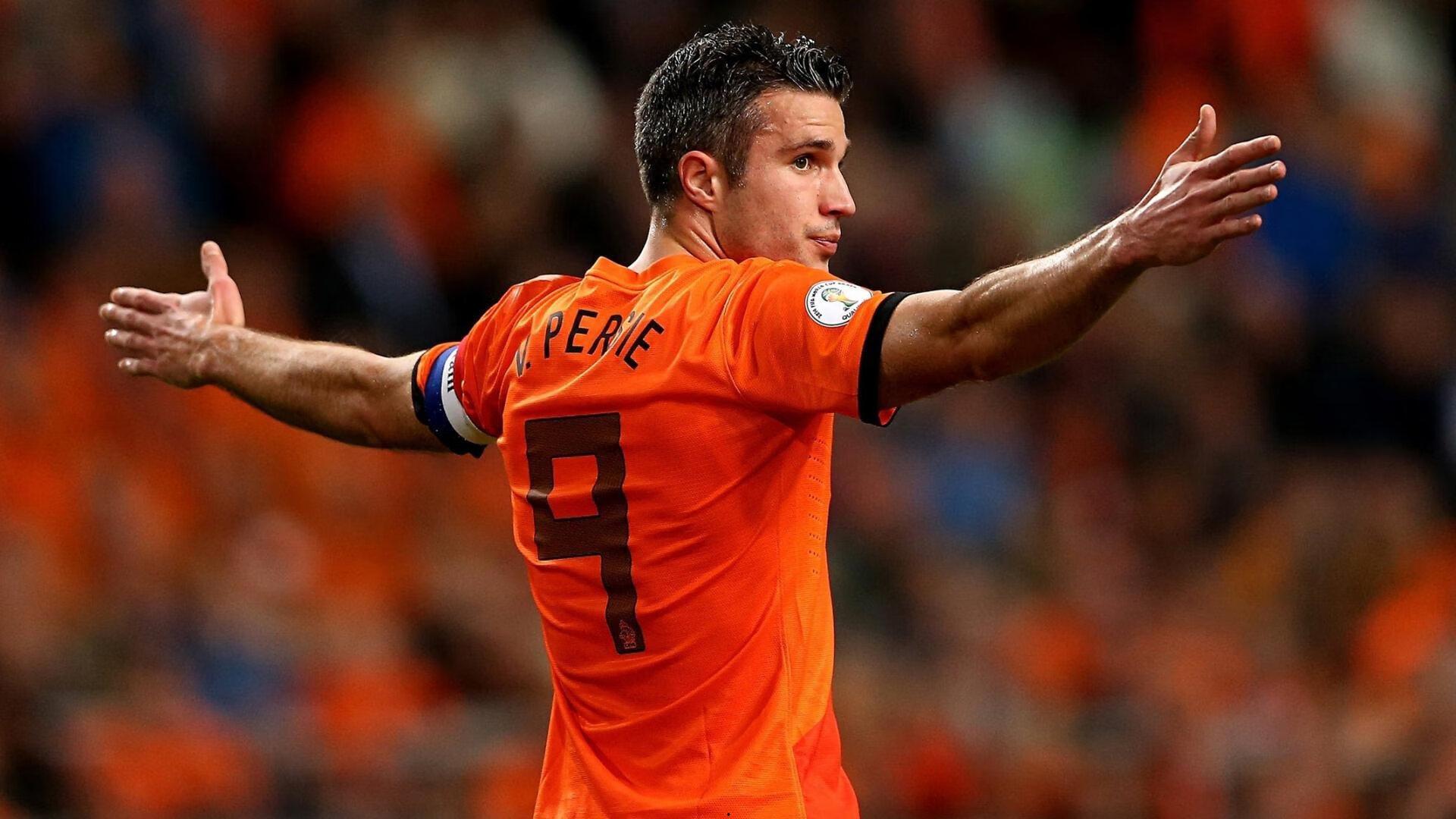 意媒曝曼联热刺竞逐法兰克福前锋穆阿尼 纽卡或成潜在搅局者